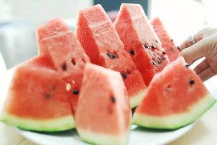 大学近期吃瓜事件,揭秘近期大学吃瓜事件背后的真相