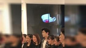 儒雅吃瓜看戏,品味人生百态