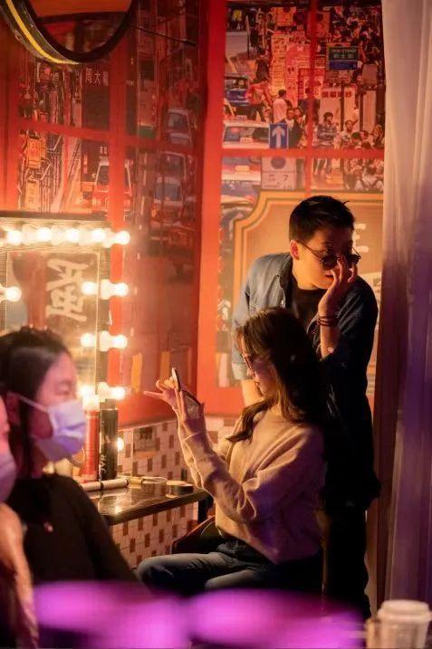 儒雅吃瓜看戏,品味人生百态