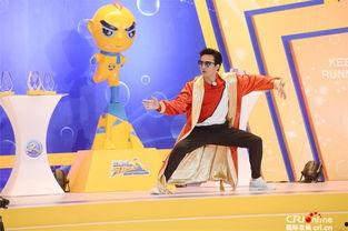 吃瓜群众团战,揭秘网络热议背后的狂欢与争议