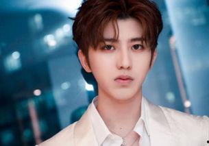 娱驿吃瓜蔡徐坤王一博,蔡徐坤王一博的吃瓜大揭秘