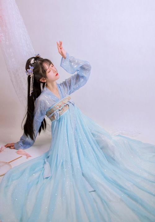 汉服店吃瓜,揭秘汉服店里的那些事儿  第2张