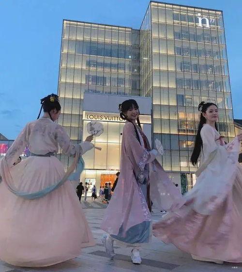 汉服店吃瓜,揭秘汉服店里的那些事儿  第3张