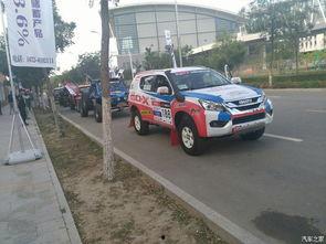 汽车爆炸吃瓜群众,吃瓜群众围观惊险瞬间  第3张