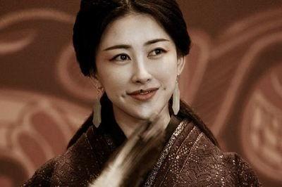 易夫人吃瓜  第1张